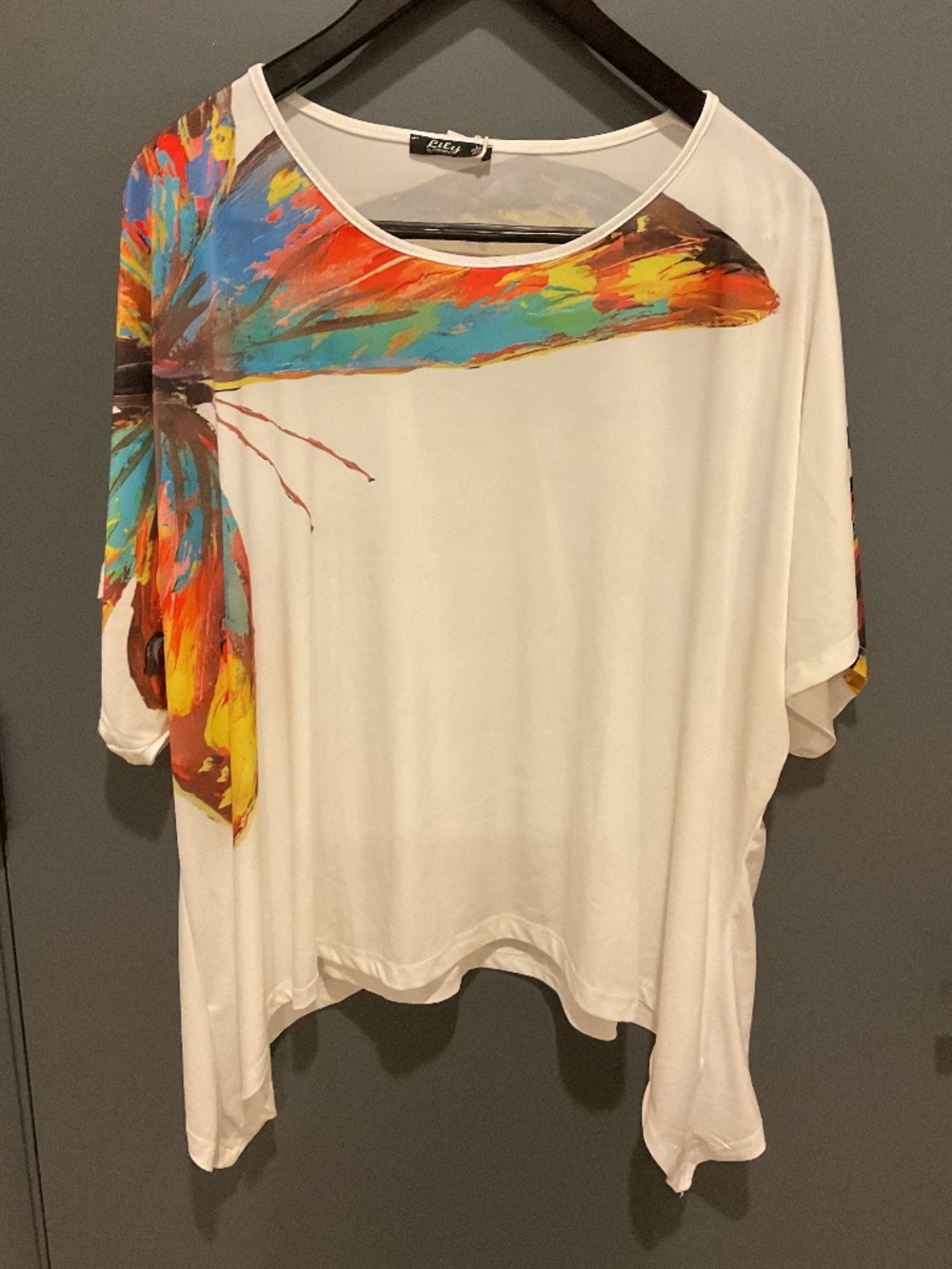 Flowy Butterfly Blouse Tunic from Lily by Firmiana